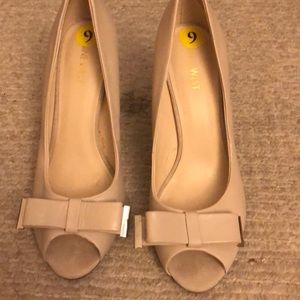 Nine West peep toe pumps
